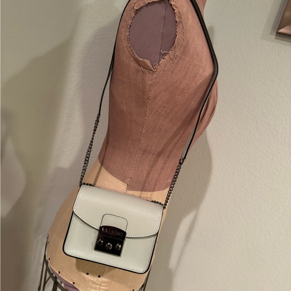 ⭐️AUTHENTIC Valentino by Mario Crossbody - Picture 2 of 11